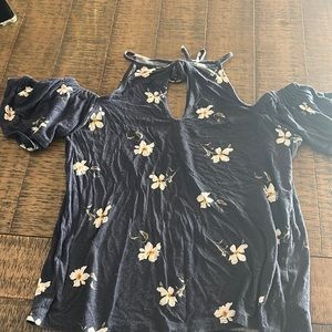 Off-the-shoulder top